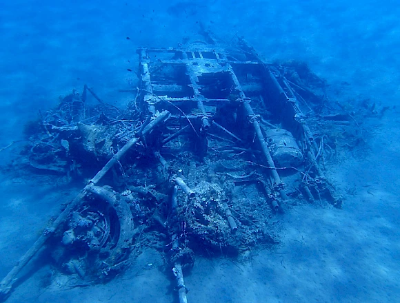 THEODOROU / GLARONISI ISLAND