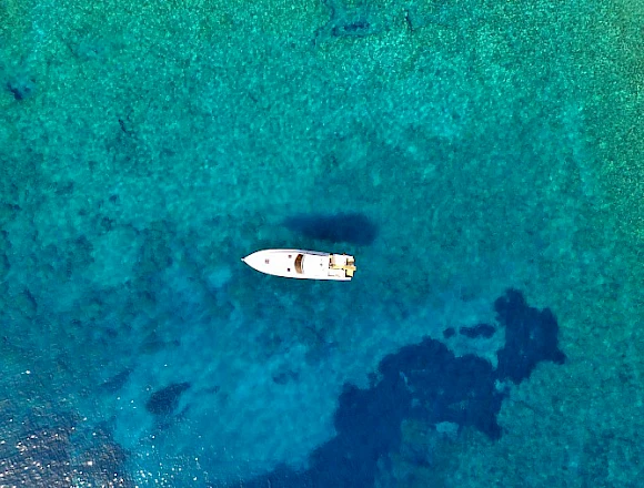 MENIES BAY - CHOIRONISIA BAY