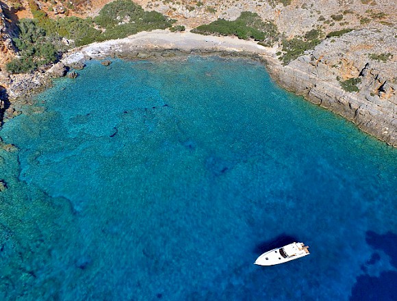 MENIES BAY - CHOIRONISIA BAY