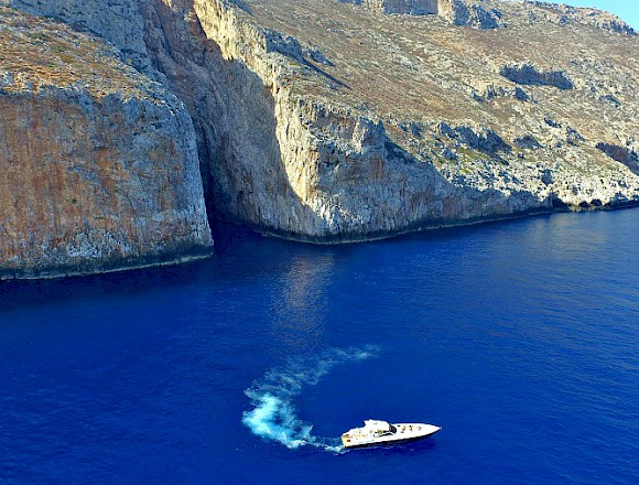 MENIES BAY - CHOIRONISIA BAY