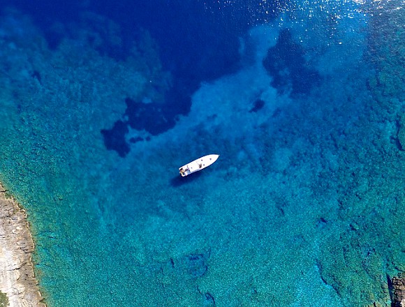 MENIES BAY - CHOIRONISIA BAY