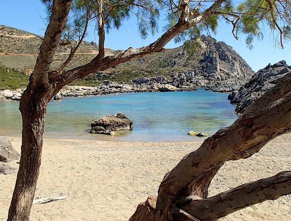 ΕXPLORE HIDDEN BEACHES