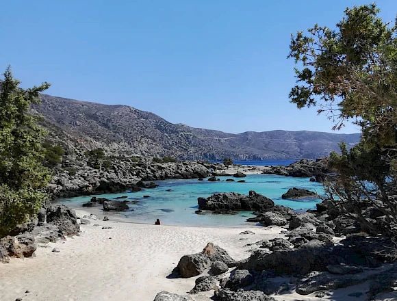 ΕXPLORE HIDDEN BEACHES