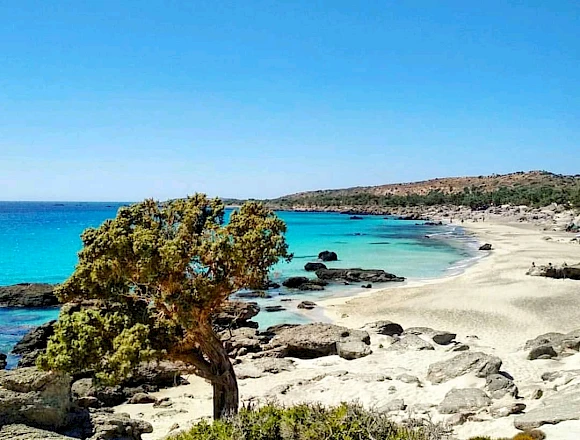 ΕXPLORE HIDDEN BEACHES