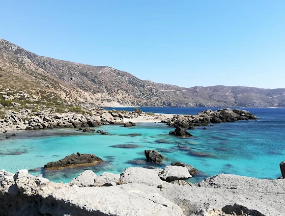 ΕXPLORE HIDDEN BEACHES