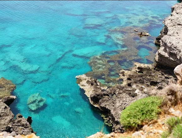 MENIES BEACH AND HIRONISIA BAY CRUISE